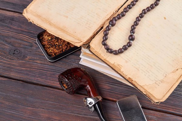 How to Choose a Statement Collar Necklace That Enhances Your Daytime Ensemble?